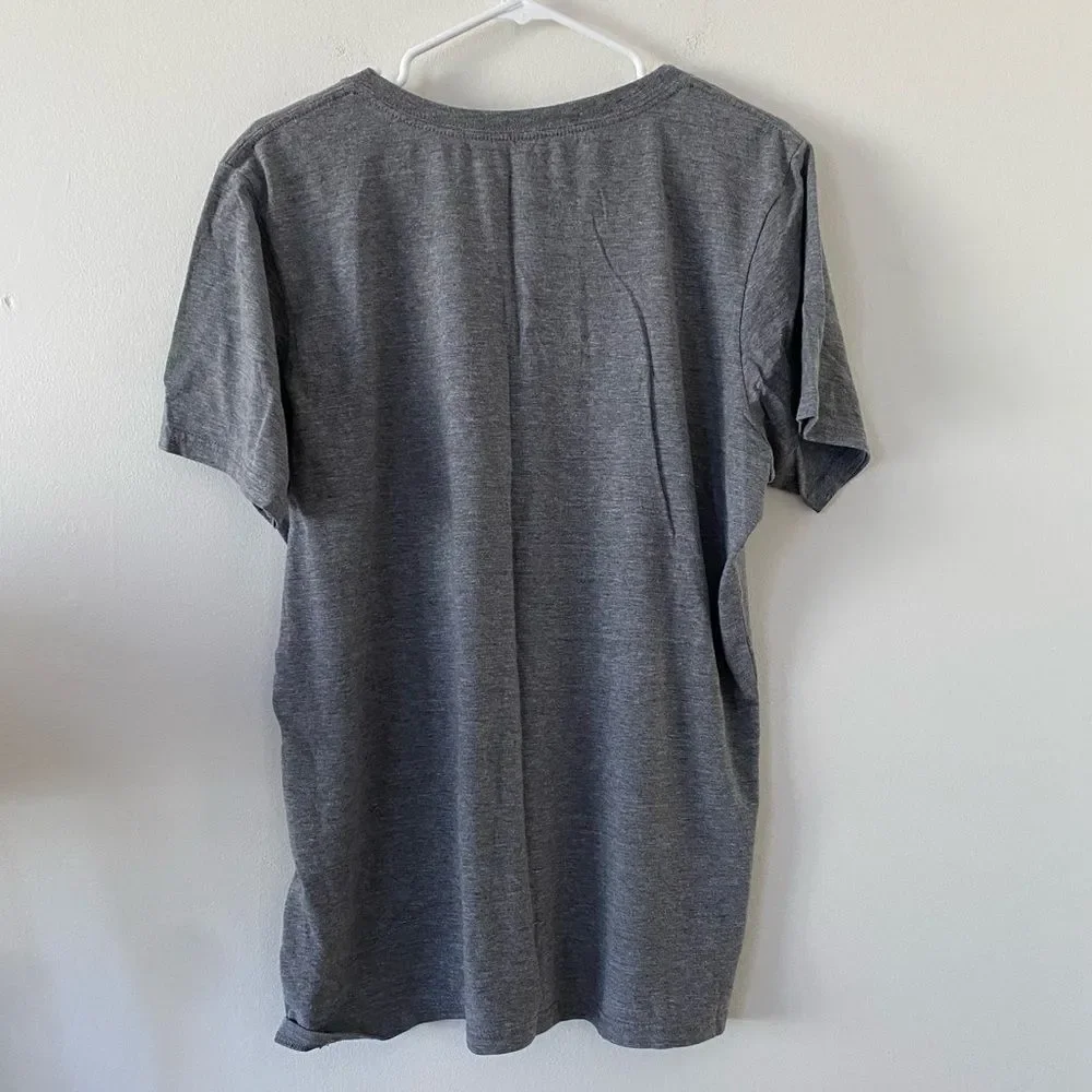 University of Oregon UO Ducks PAC-12 V Neck Gray Tee Shirt Size 3XL - Picture 2 of 3